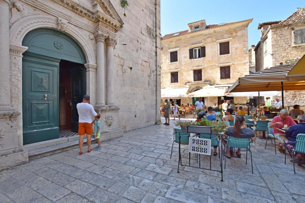 Apartment Mandic Omis Exterior photo